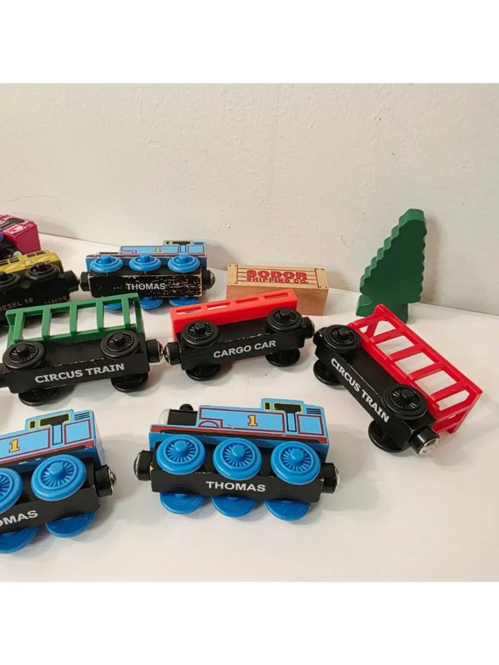 18 pc Mix Thomas & Friends Magnetic Wooden Train Engines Cars Toby Diesel Lady